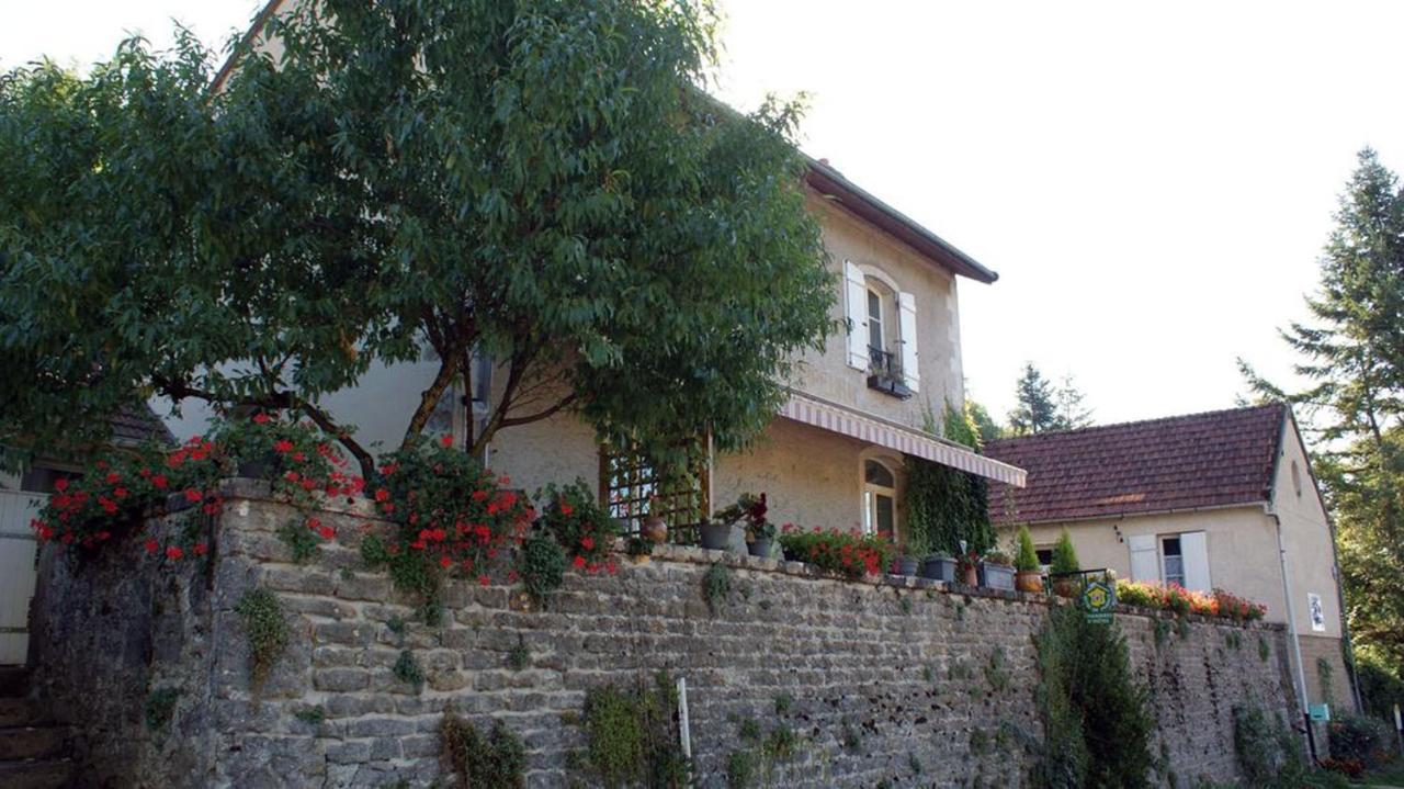 La Providence, Chambres D'Hotes Saint-Sernin-du-Plain Exterior foto